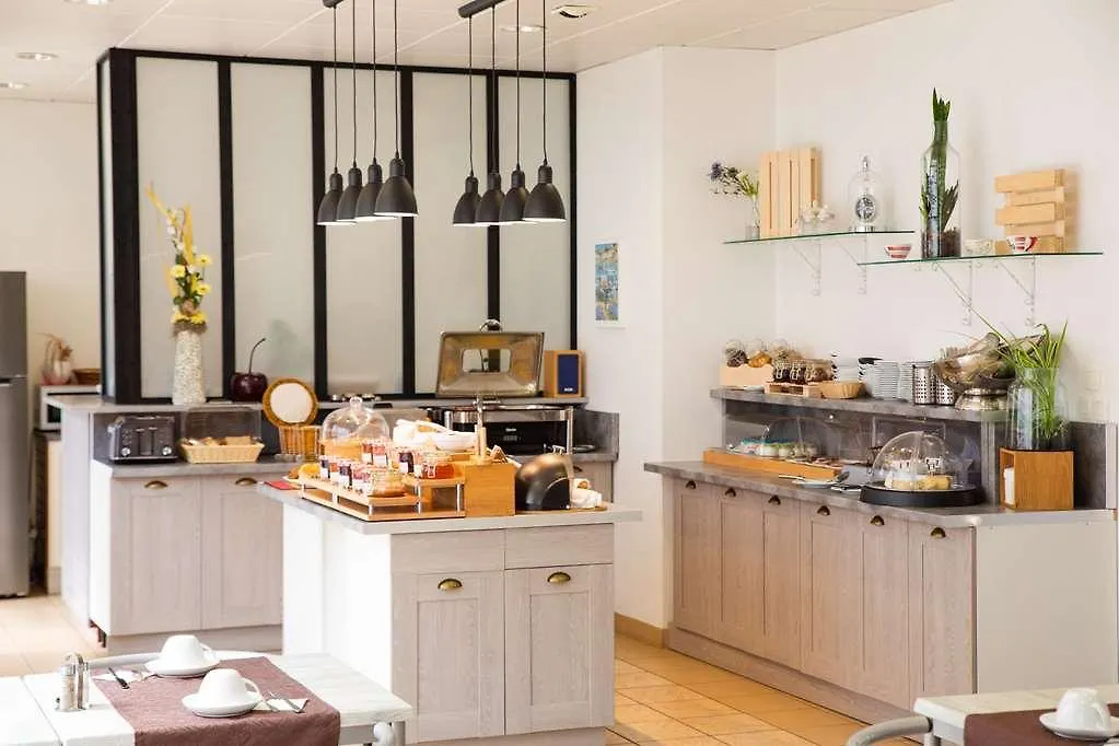 Cerise Lannion Aparthotel 3*,  France