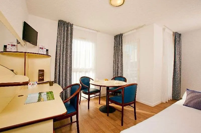 Cerise Lannion Aparthotel