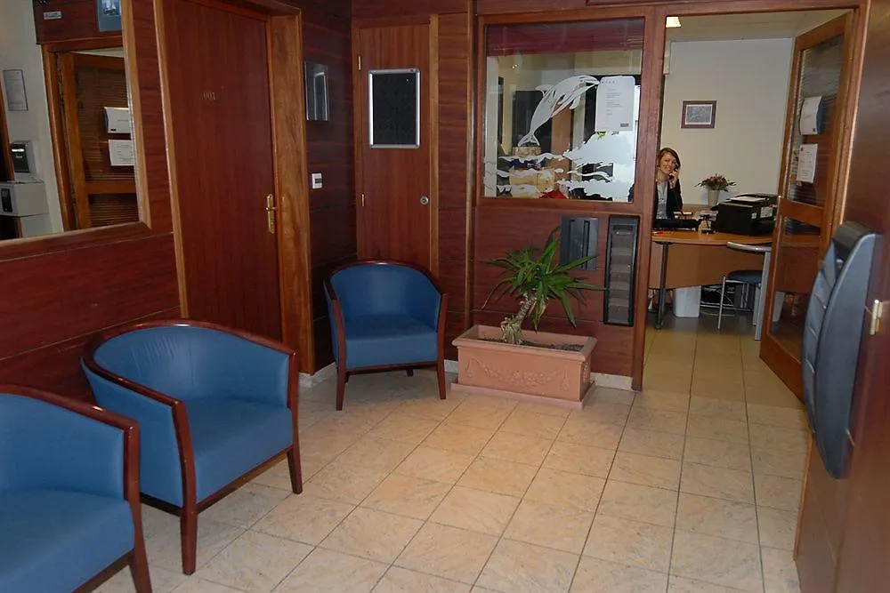 Cerise Lannion Aparthotel