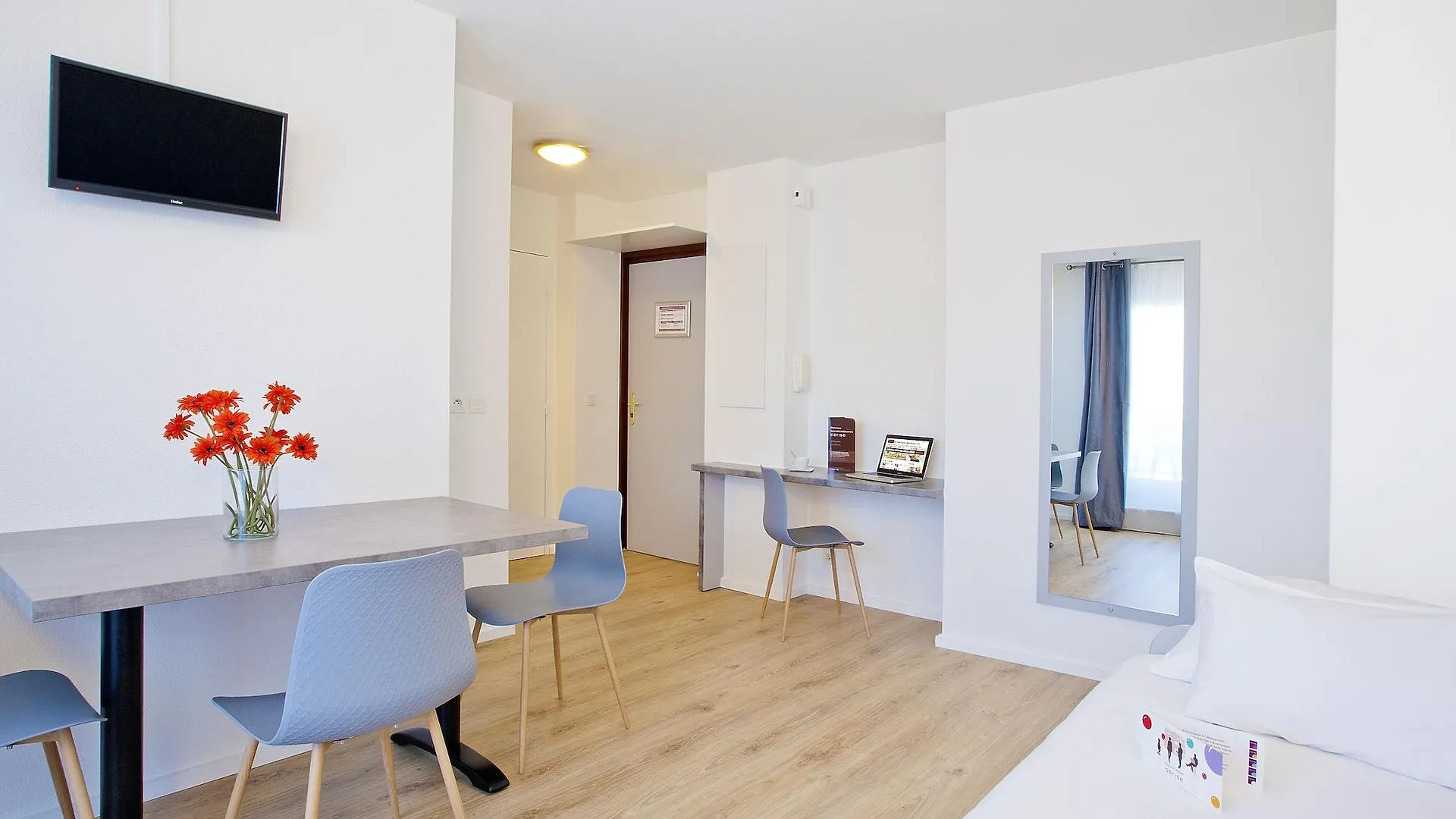 Cerise Lannion Aparthotel