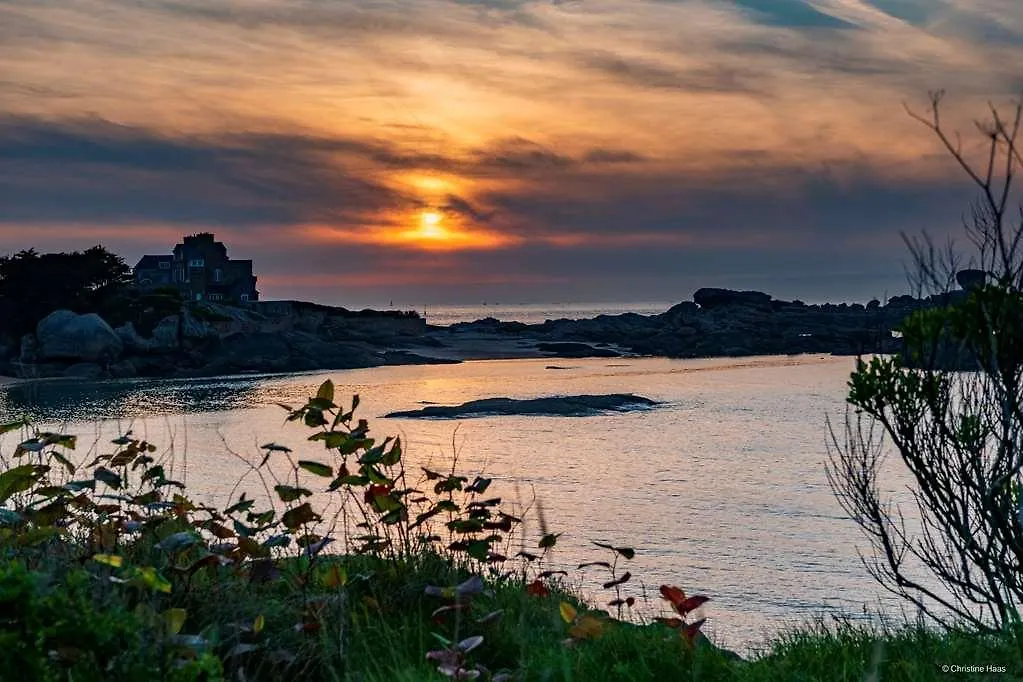 Cerise Lannion Aparthotel France