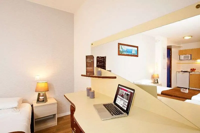Cerise Lannion Aparthotel France